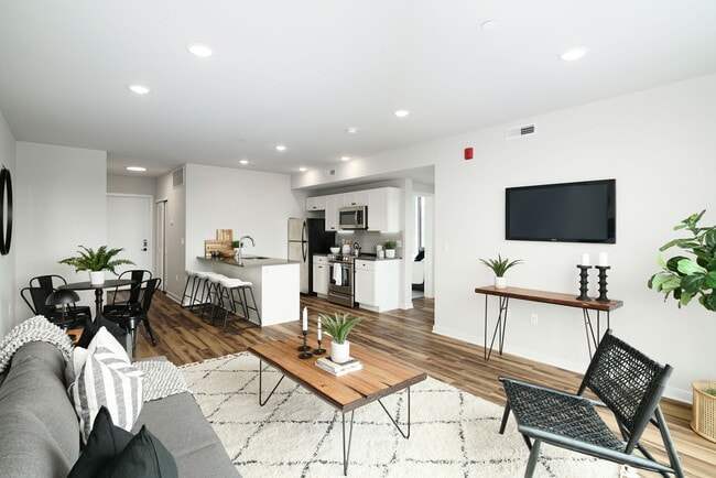 2bd - 171 W. Berks St.