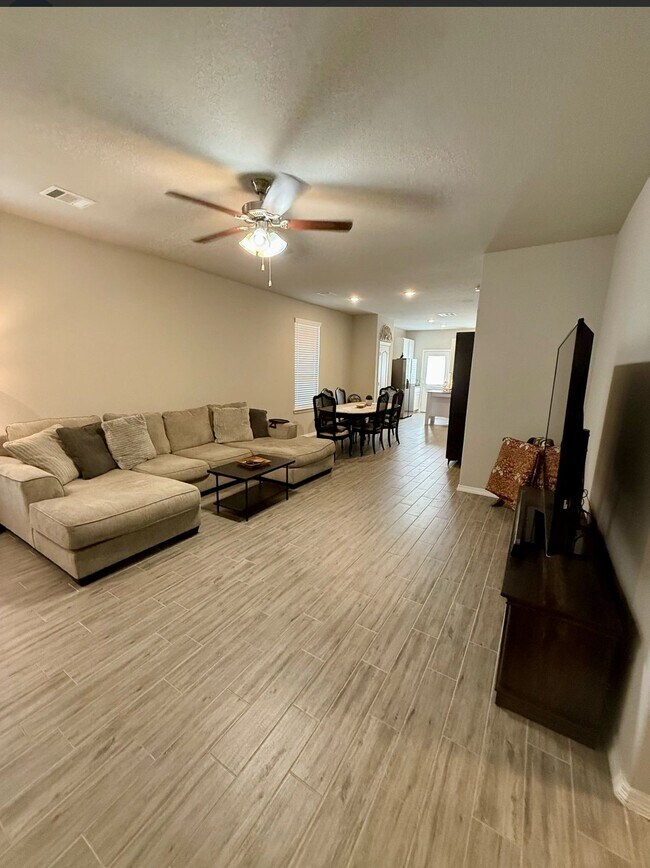 Photo - 834 Redinger Ridge Dr