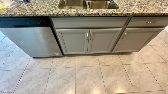 Photo - 3034 Royal Gardens Ave