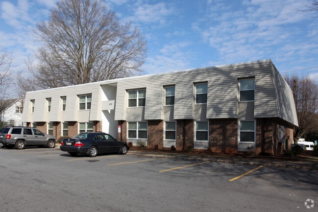Photo - Clancy Hills Apartments
