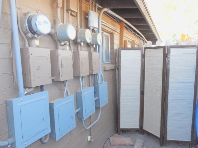 Photo - 1321 N 48th Pl