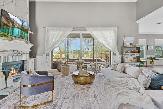 Photo - 500 Turnberry Ln