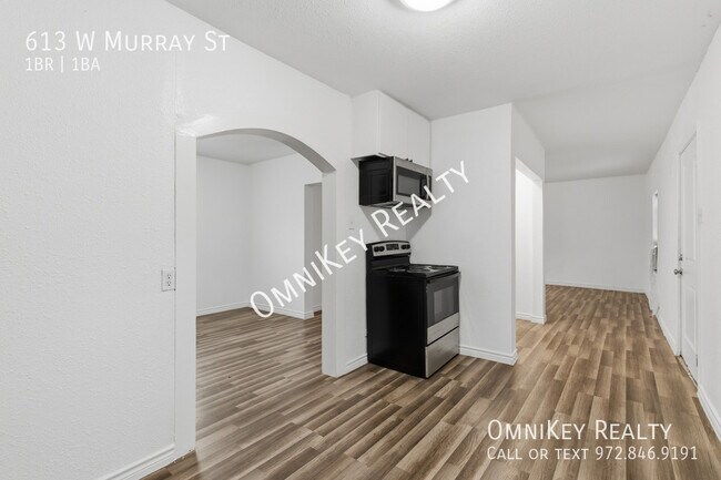 Photo - 613 W Murray St