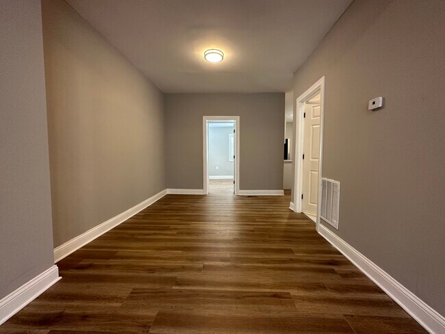 Photo - 10610 S La Salle St