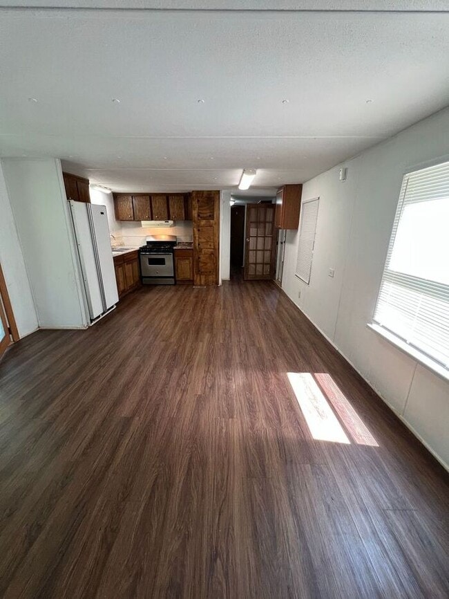 Photo - Bright & Spacious 2-Bedroom Mobile Home with Open Floor Plan