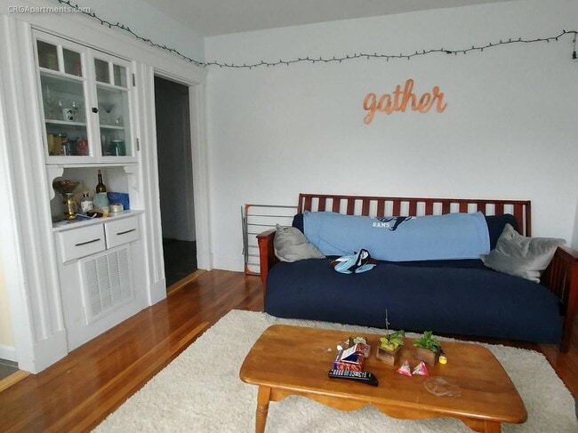 Building Photo - 2 Vassar St Unit 1