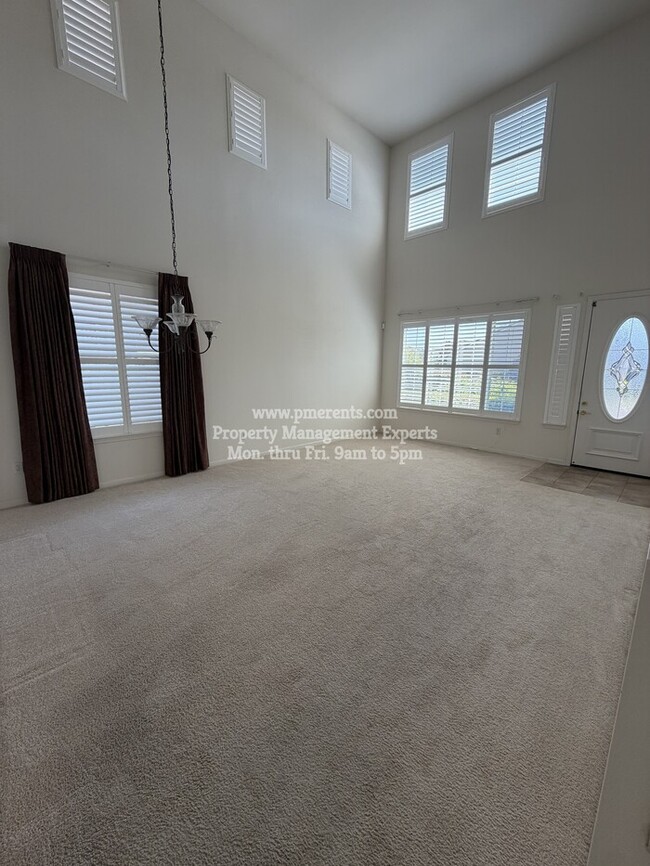 Photo - 2531 Crestmore Cir