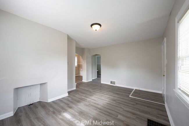 Photo - 1415 W Pruitt St