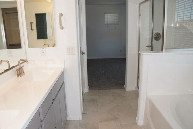 Photo - 3809 N 100th Dr