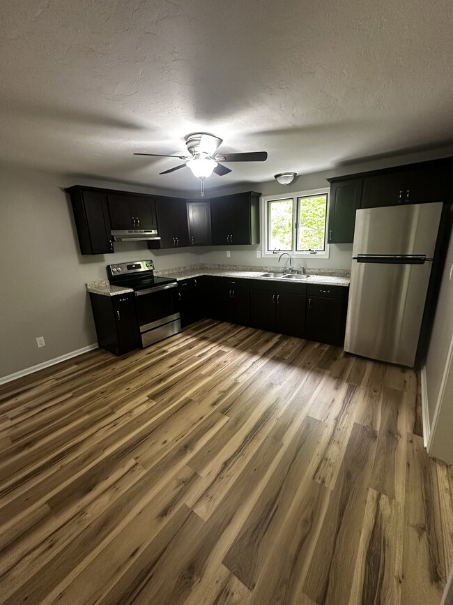 Kitchen - 34 Pine St Unit 2R