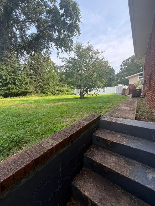 Photo - 8111 Fort Foote Rd