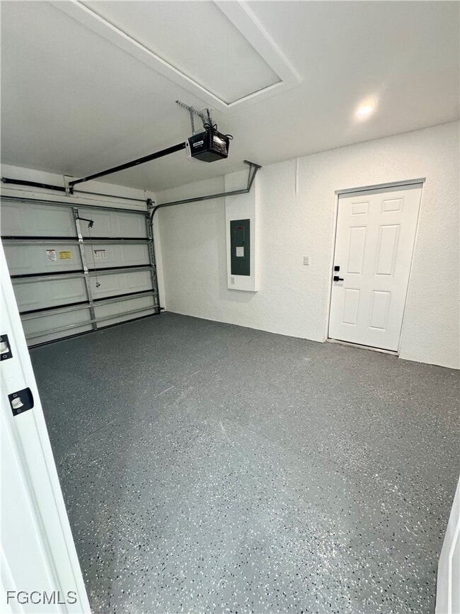 Photo - 668 Chemstrand St E