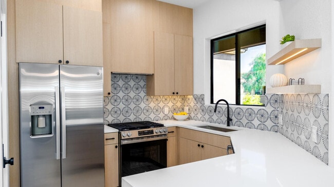 Building Photo - 7027 N Scottsdale Rd Unit 225