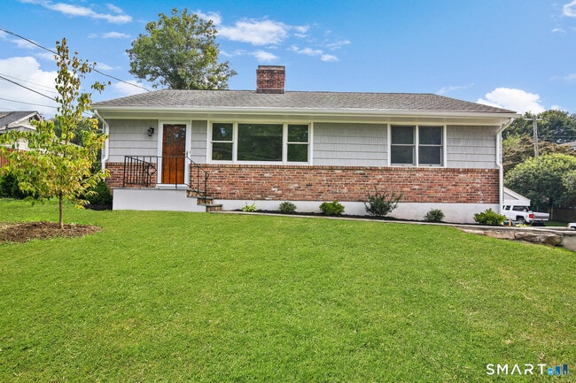 Building Photo - 81 Cos Cob Ave