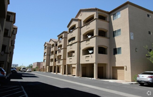 Building Photo - 920 E Devonshire Ave Rental