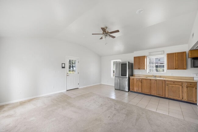 Photo - 208 Telegraph Rd