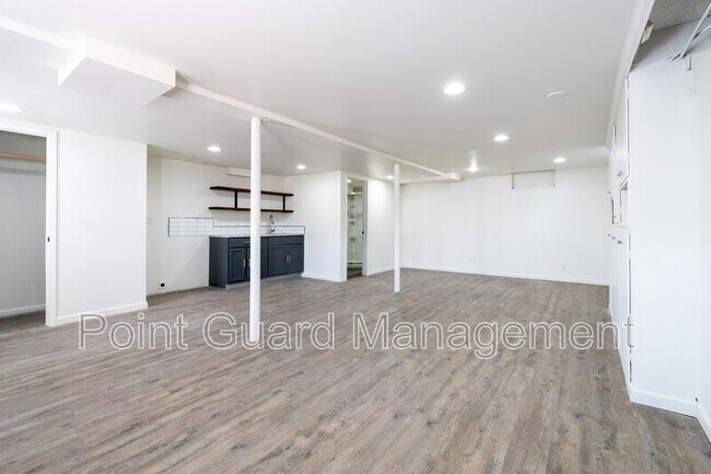 Photo - 3700 E 16th St N