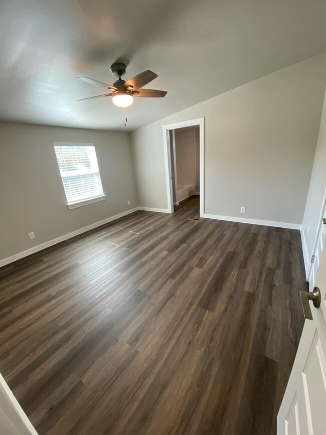 Photo - 136 Marie Dr