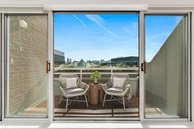 Photo - 4 Canal Park Unidad 701