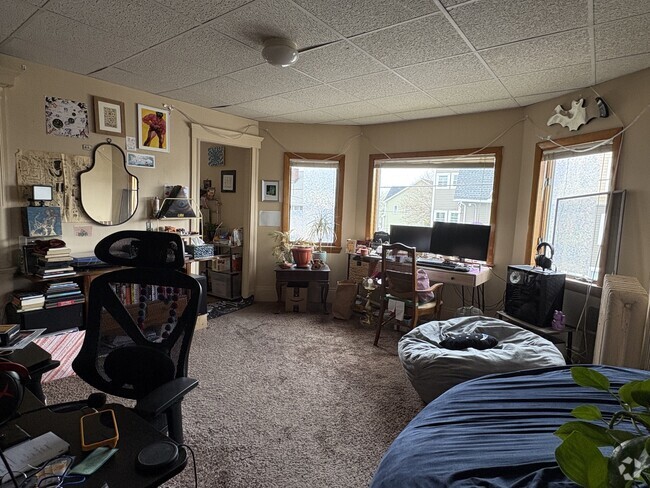 Building Photo - 325 Main St Unit #2 Rental