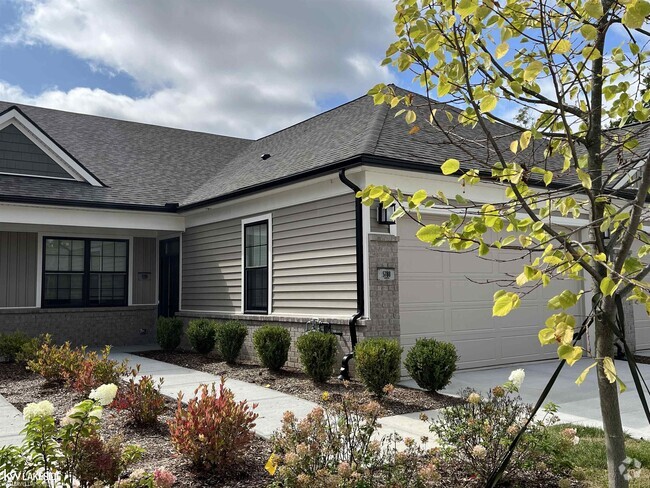 Building Photo - 10457 Pickerel Lk Dr Rental