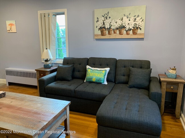 515 Monmouth Ave Unit REAR