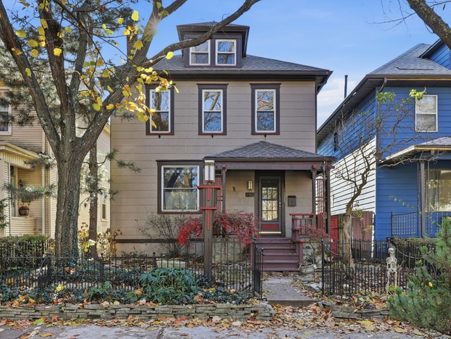 Building Photo - 243 E Mithoff St