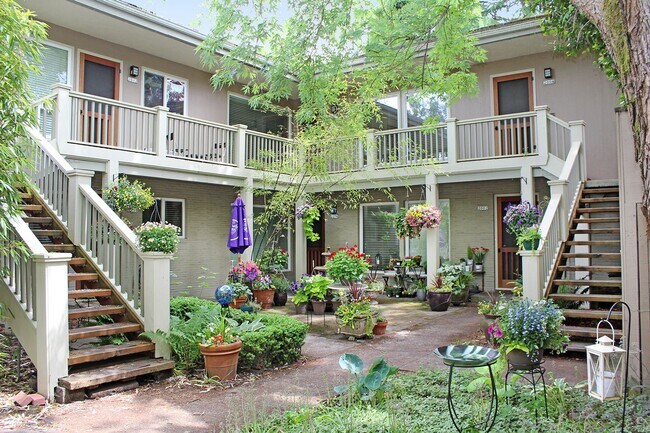 Building Photo - rbhl01 Unit 161371a7-f07f-11e9-b9a7-02786db7504a