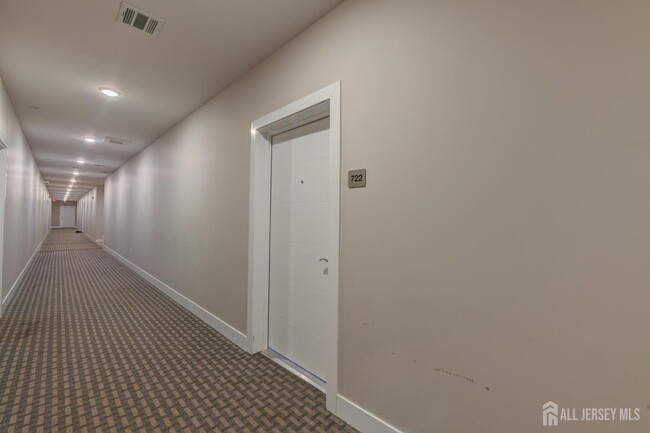 Photo - 722 Lorhan Dr