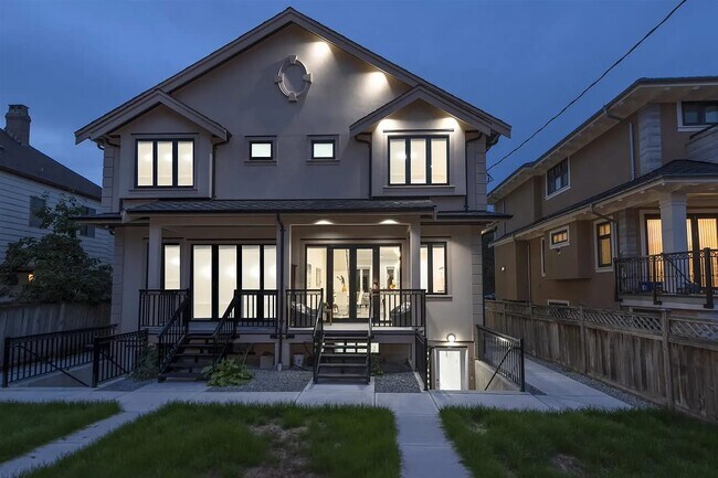 Photo - 2034 42nd Av W