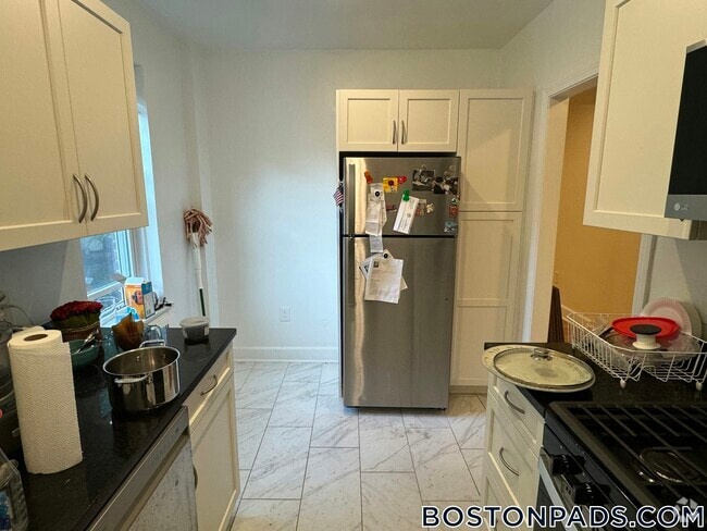 Building Photo - 75 Kilsyth Rd Rental