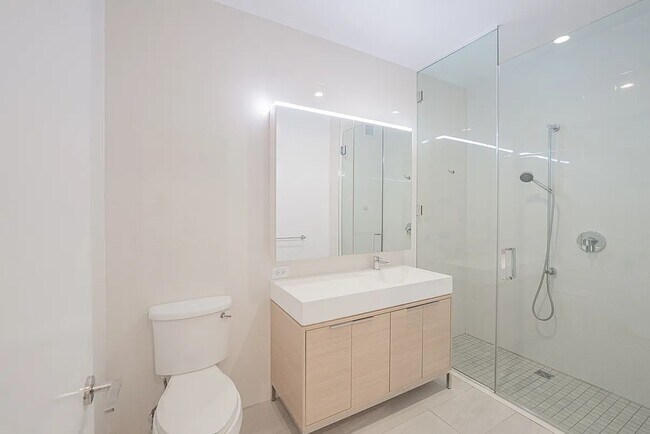 15 William St Unit 2325