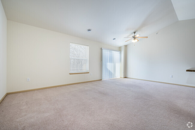 2BR, 1BA - 1000SF - Living Room