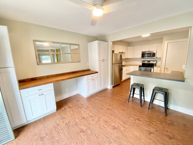 Building Photo - 180 Ledgewood Cir Unit 101 Rental