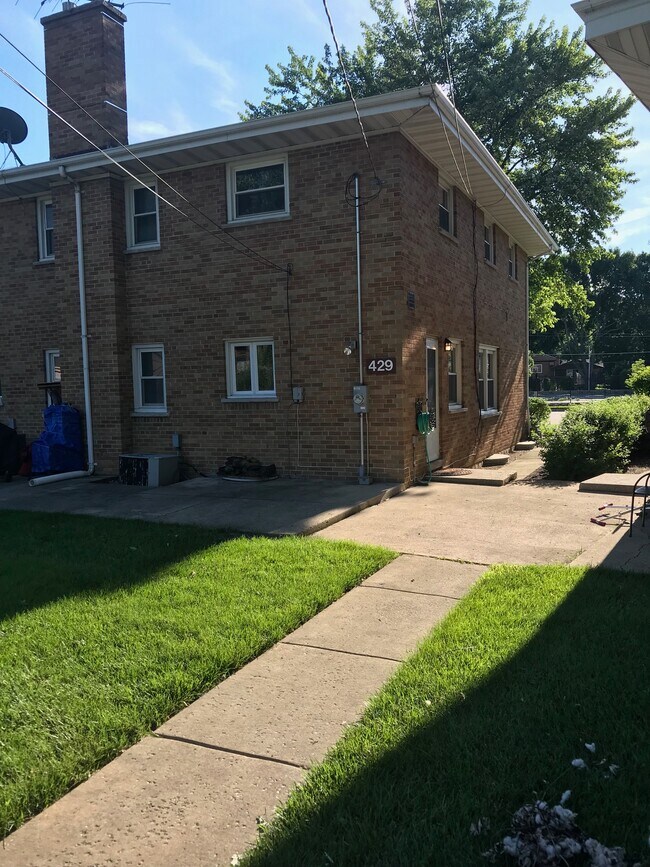 429 S Elmhurst Rd Townhome Townhome Rental in Mount Prospect IL