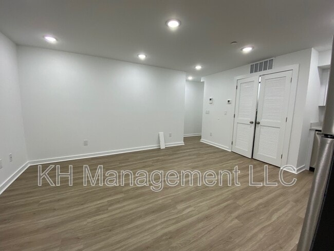 Photo - 3932-36 Mt Vernon St