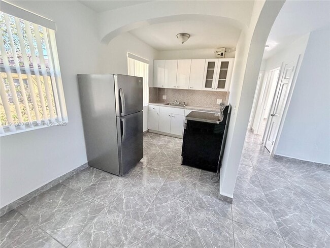 Photo - 11 Sidonia Ave Apartment Unit 4