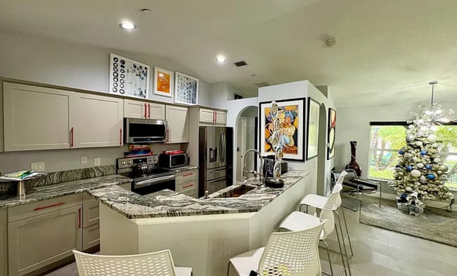 2450 SW Cameo Blvd Unit A