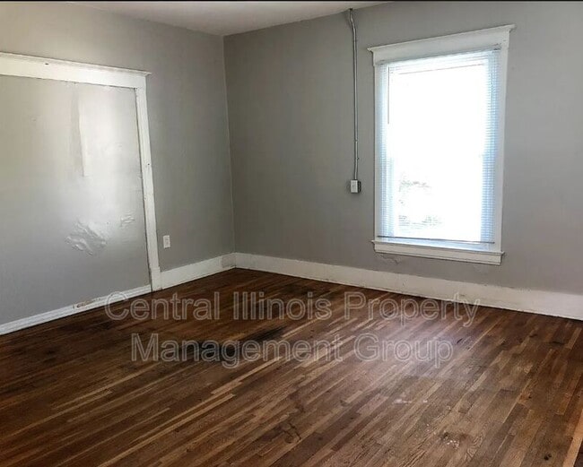 505 E Locust St