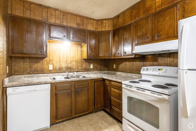 1 BR, 1 BA - 650 SF