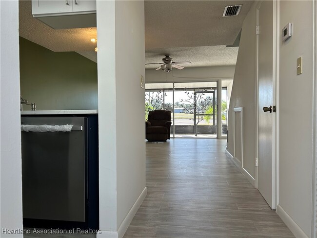 Photo - 2016 Lakeview Dr