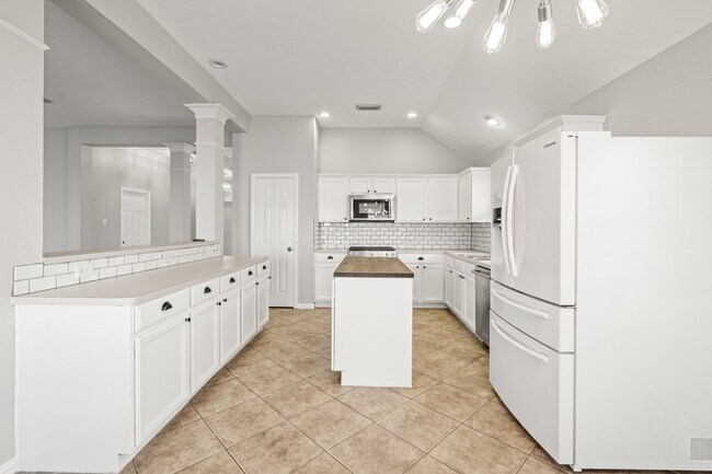 Building Photo - 18418 Kenmark Ln