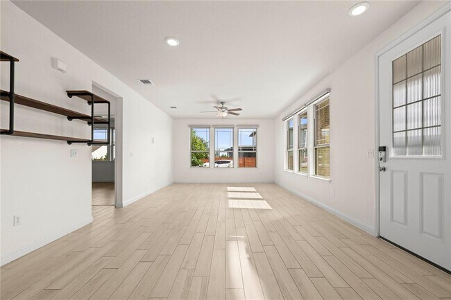 Photo - 8011 Orizzonte St