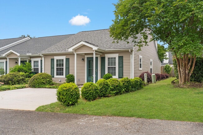 Photo - 115 Chloe Ln