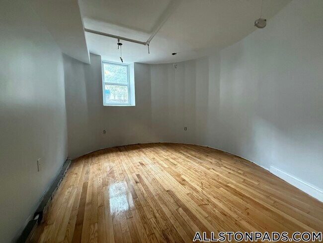 Photo - 14 Quint Ave