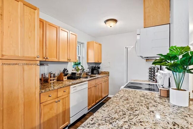 Photo - 2117 Longwood Rd