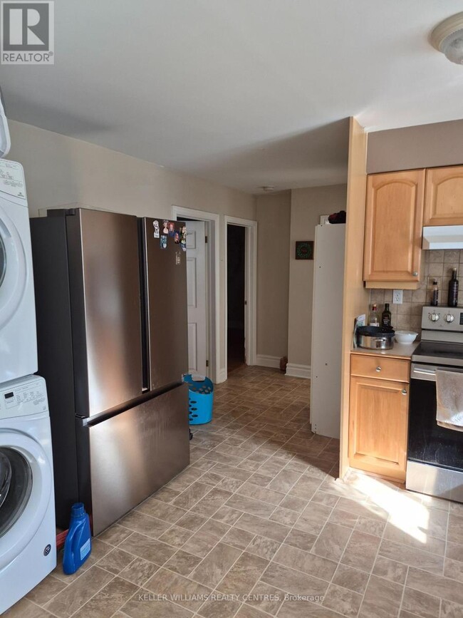 Photo - 185 Newton St