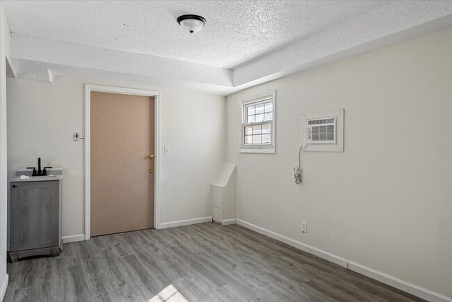 Photo - 111 S Elder Ln