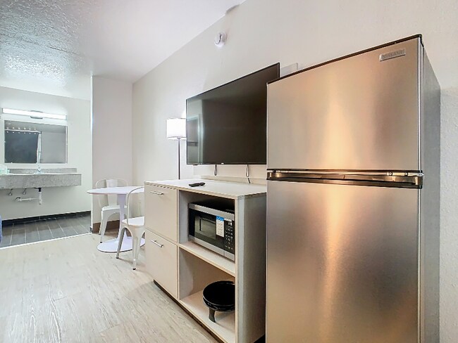 Photo - 44199 US-27 Unidad 282 Double Room