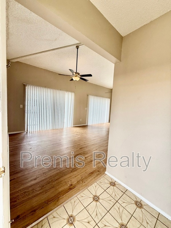 Photo - 2938 Lichen Ln Unidad D - 1